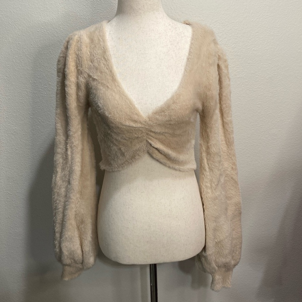 Forever 21 fuzzy crop top - Picture 1 of 1